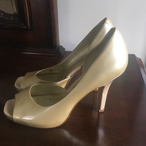 Light gold Jessica Simpson pumps/heels